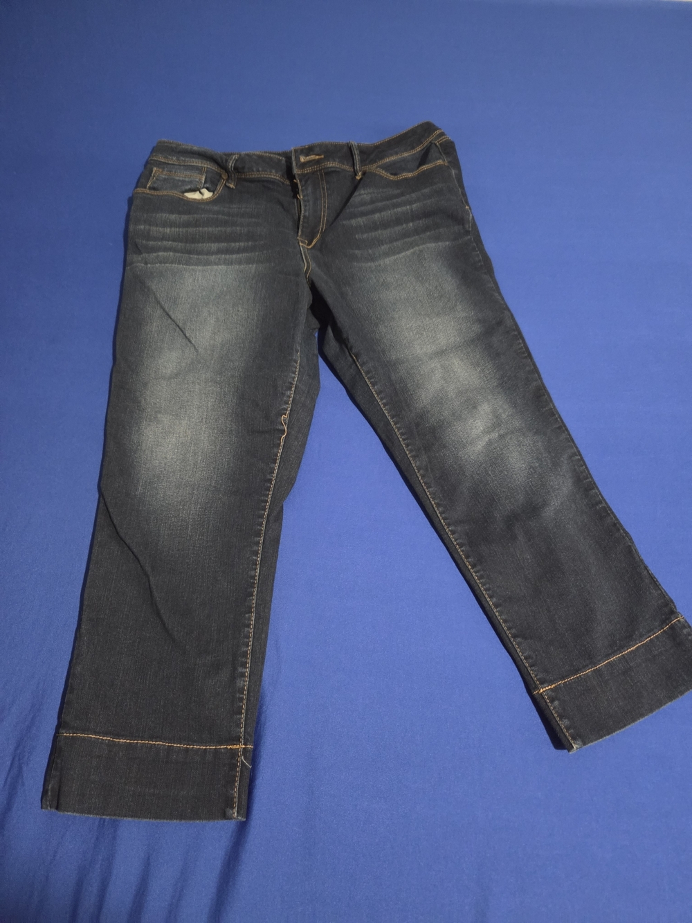 1822 Denim Dark Wash Crop Jeans